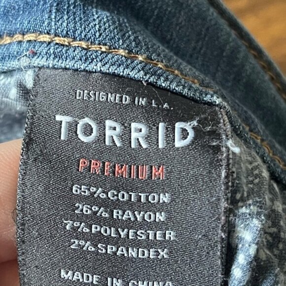 TORRID boyfriend jeans raw hem size 12 - Picture 11 of 11